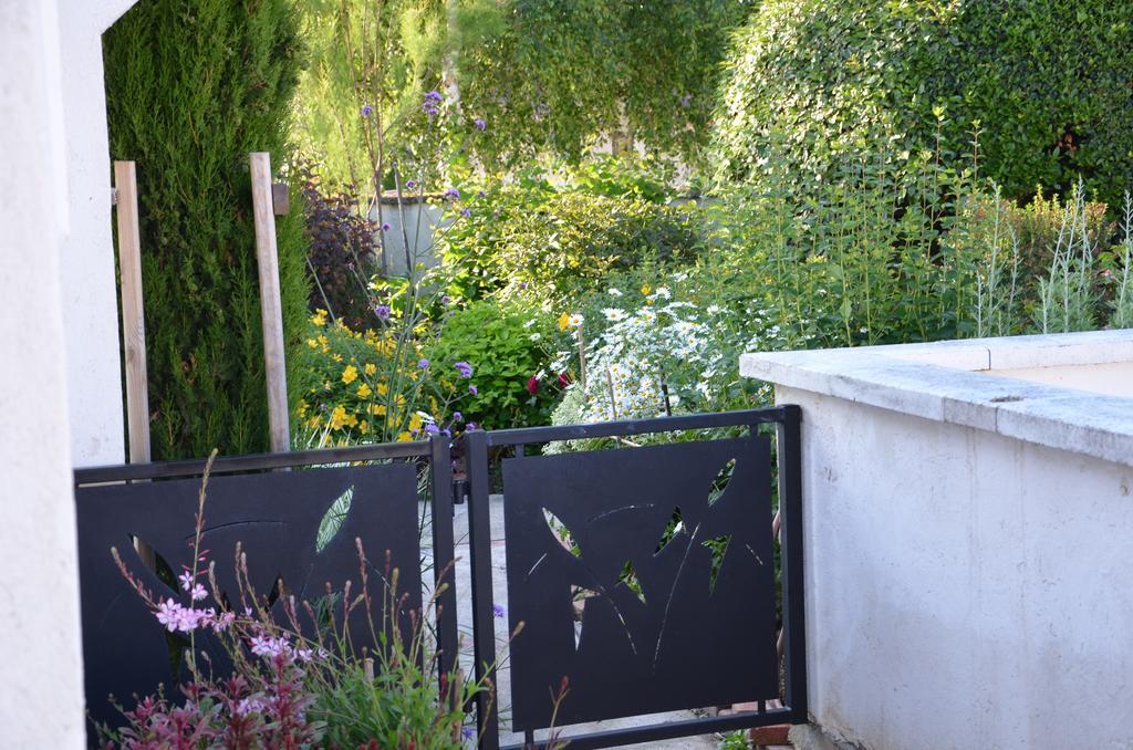 Jardin De Marceau Bed and Breakfast Blasimon Exterior foto